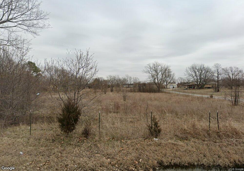 922 N 427, Pryor, OK 74361 - photo 1