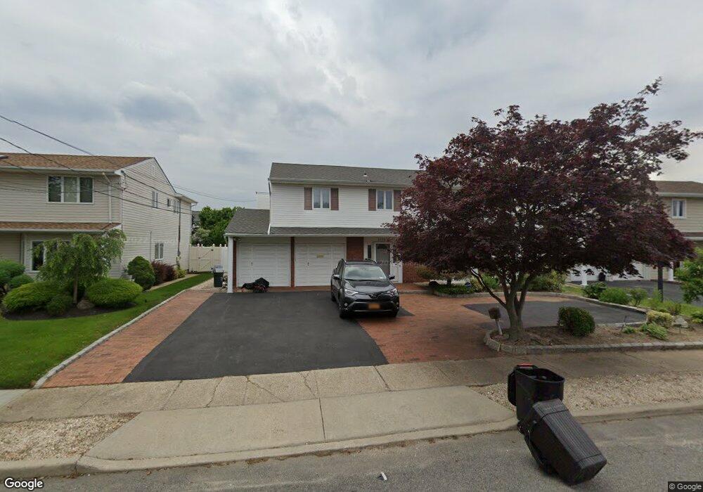 3358 Robbin Ln, Merrick, NY 11566 - photo 1