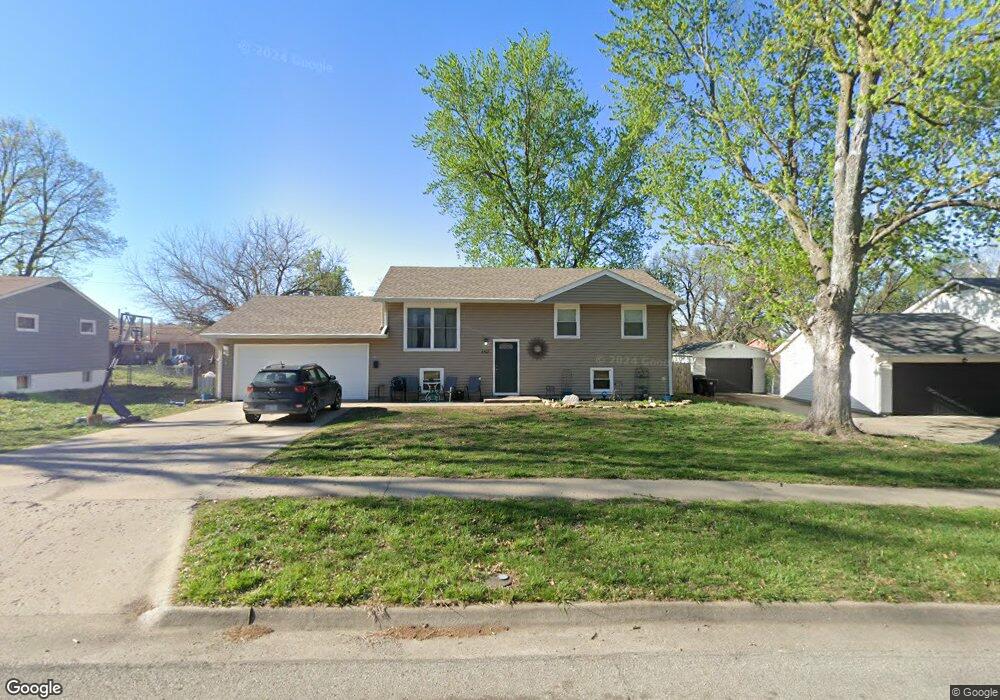 5301 SW 32nd Terrace, Topeka, KS 66614 - photo 1