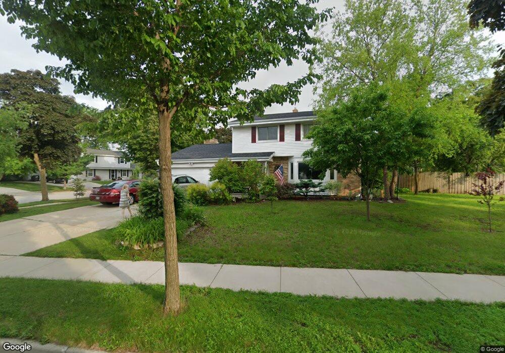 2127 Ruben Dr, Waukesha, WI 53186 - photo 1