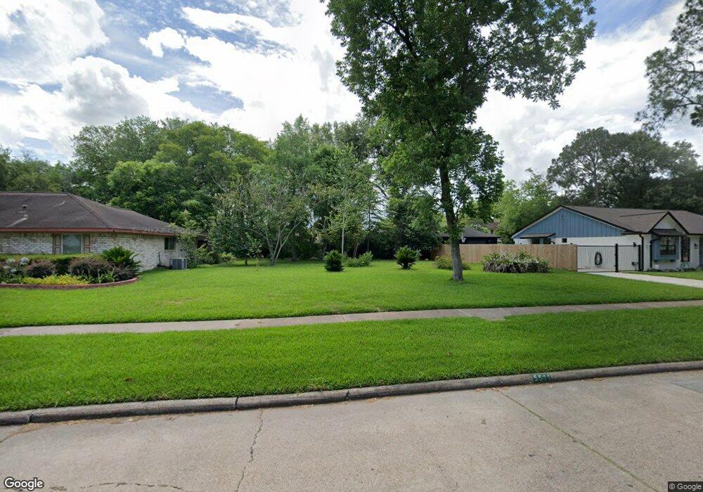 5511 Long Creek Ln, Houston, TX 77088 - photo 1