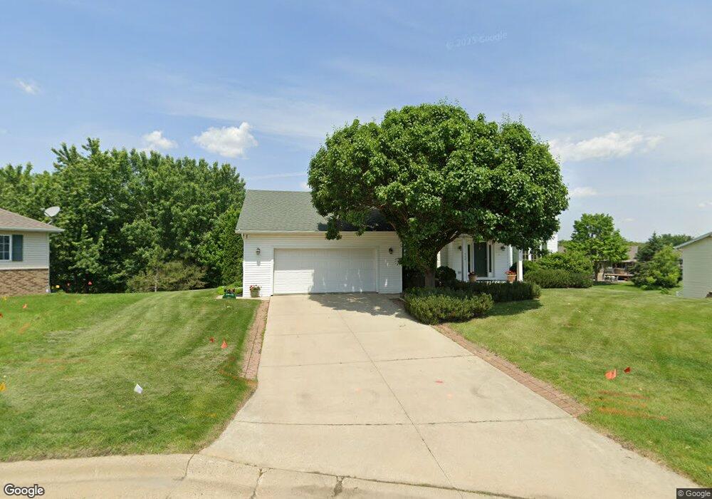 520 Sequoia Ln, Zumbrota, MN 55992 - photo 1