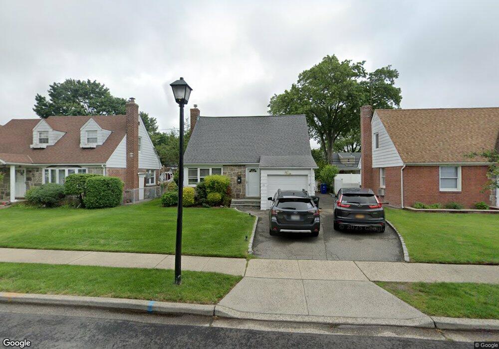 26 Devonshire Dr, New Hyde Park, NY 11040 - photo 1