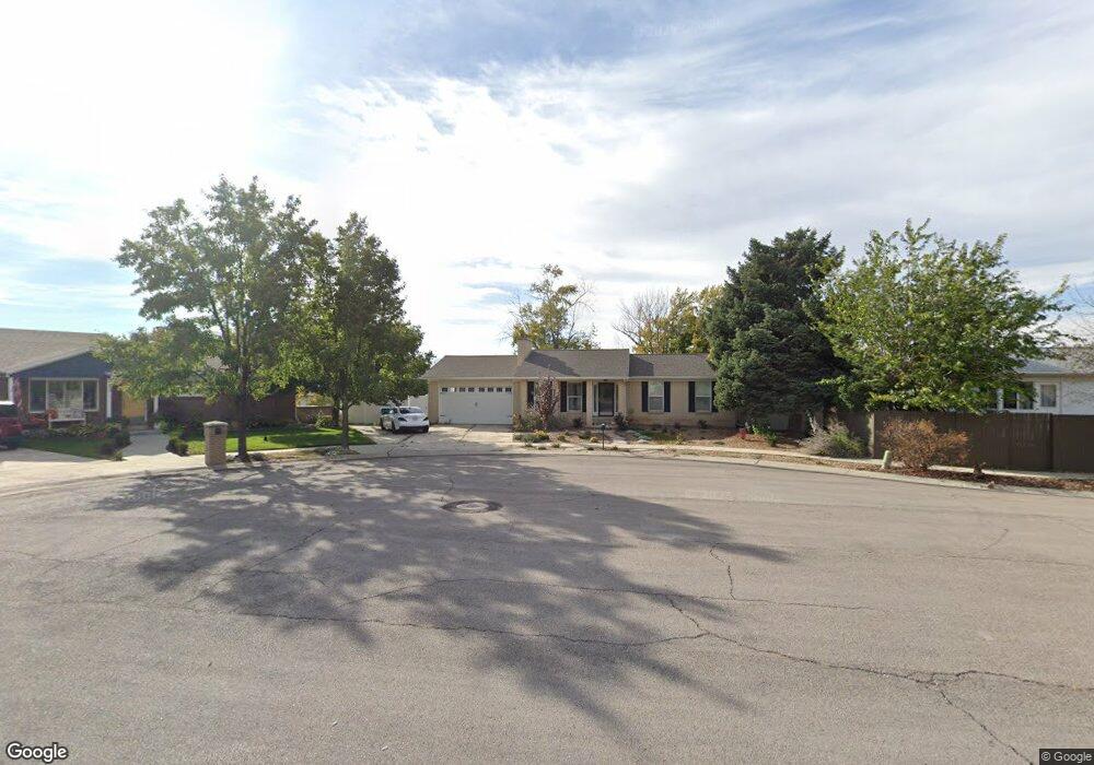 8242 Wayside Cir, Sandy, UT 84094 - photo 1