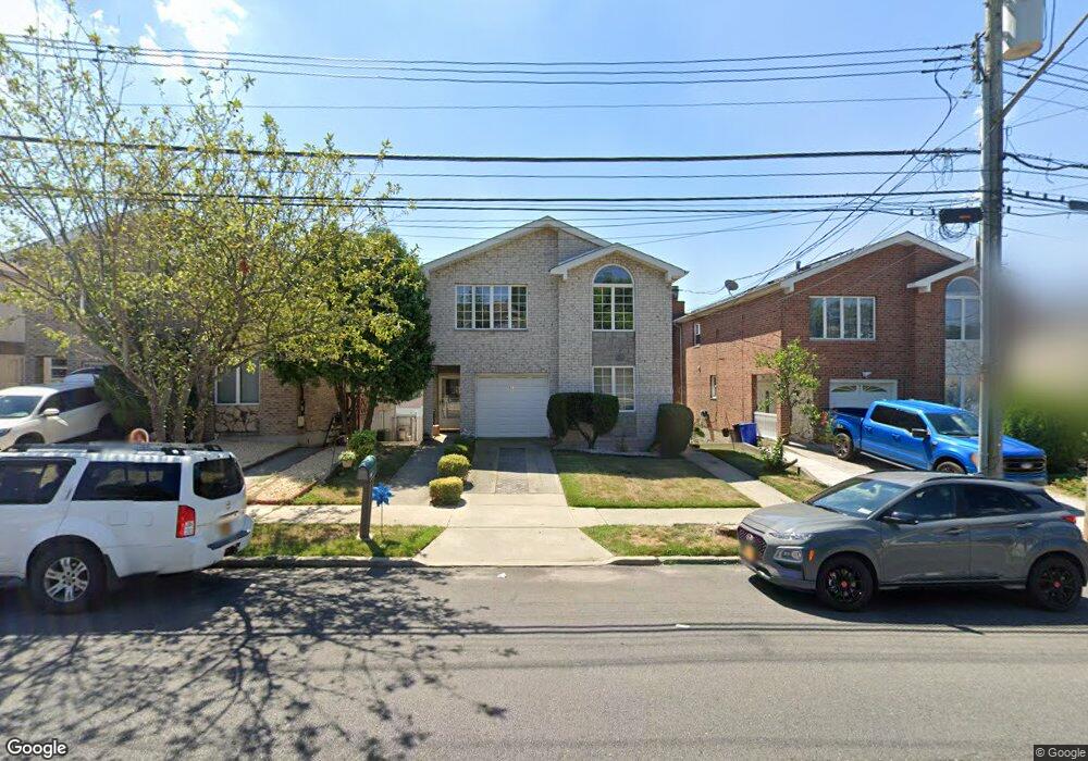 923 Bard Ave, Staten Island, NY 10301 - photo 1