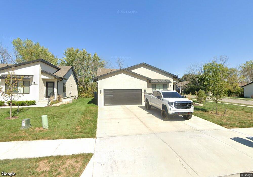 206 E Maplewood Ln, Raymore, MO 64083 - photo 1