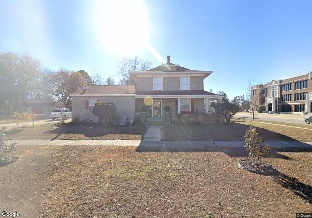 320 W 2nd St, Okmulgee, OK 74447 - photo 1