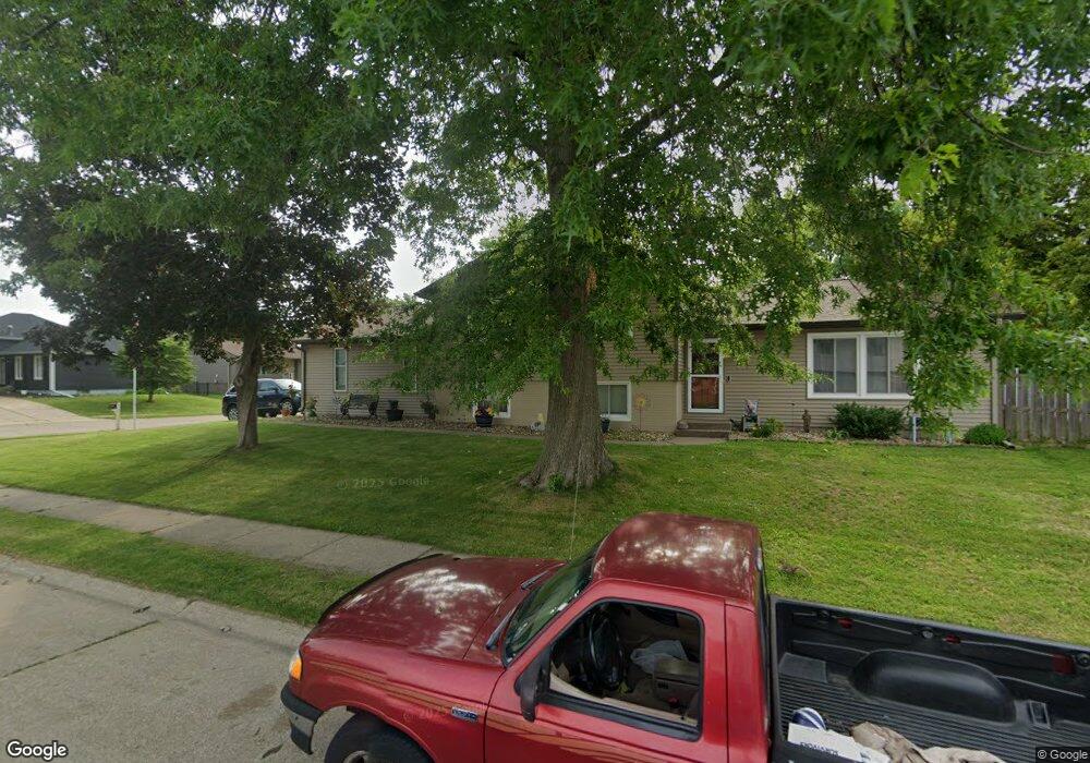 5639 Appomattox Rd, Davenport, IA 52806 - photo 1