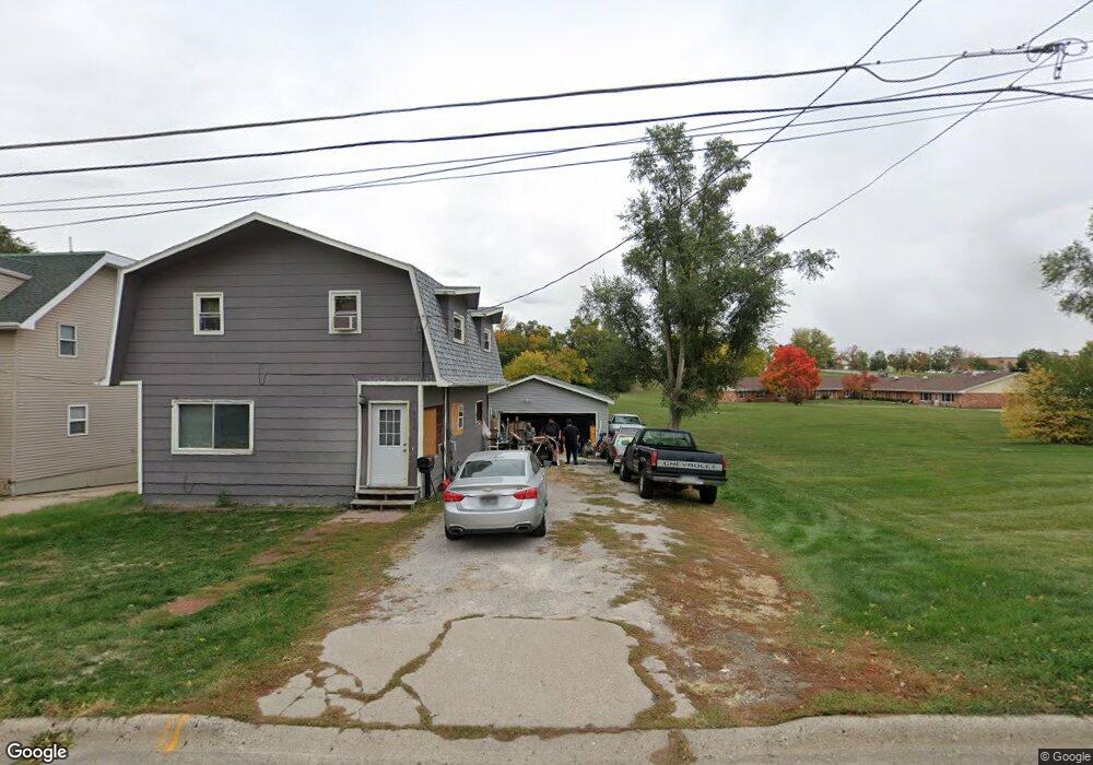 612 1st St S, Newton, IA 50208 - photo 1