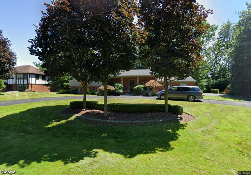 5944 Saint James Dr, West Bloomfield, MI 48322 - photo 1