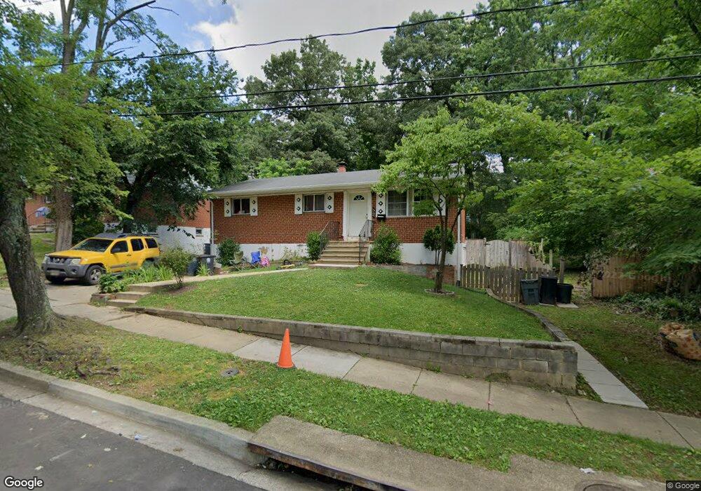 9212 Rolling View Dr, Lanham, MD 20706 - photo 1