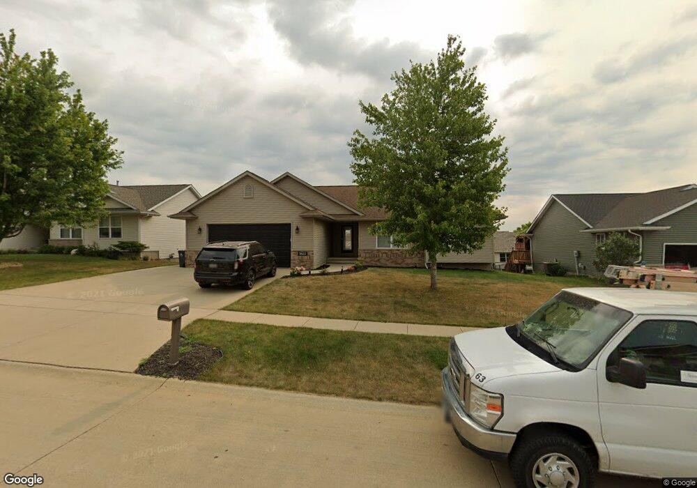 3623 Eagle Rd SW, Cedar Rapids, IA 52404 - photo 1