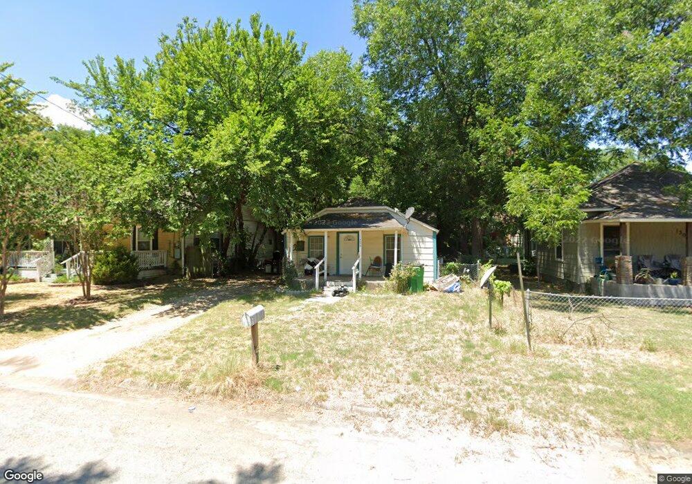 1305 Witherspoon St, Gainesville, TX 76240 - photo 1