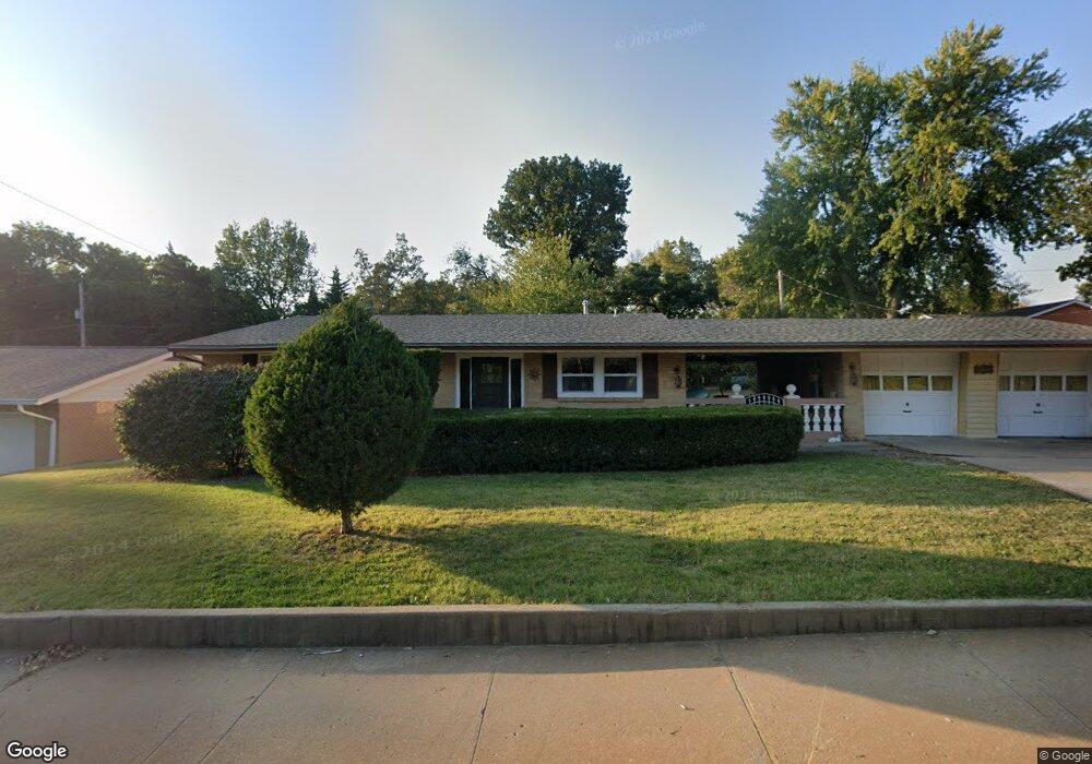1413 SW 29th St, Topeka, KS 66611 - photo 1
