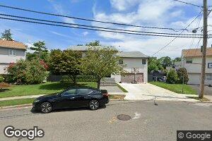 21 Park Cir, Cedarhurst, NY 11516