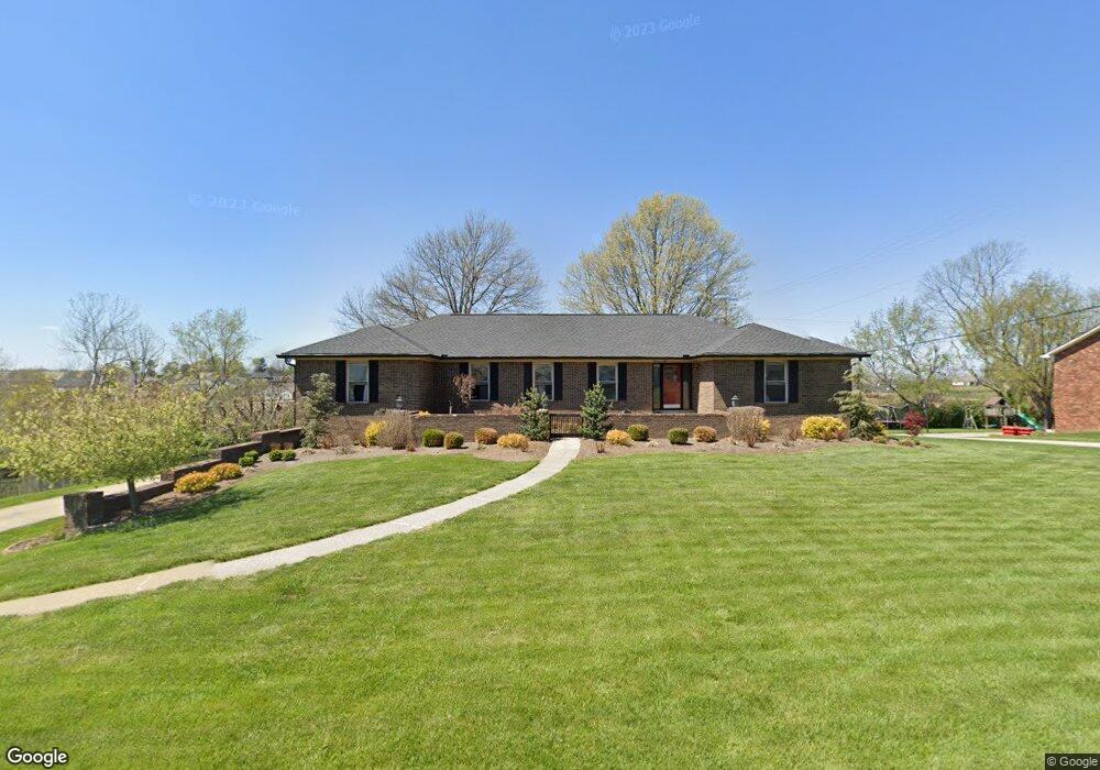 228 Farmbrook Cir, Frankfort, KY 40601 - photo 1