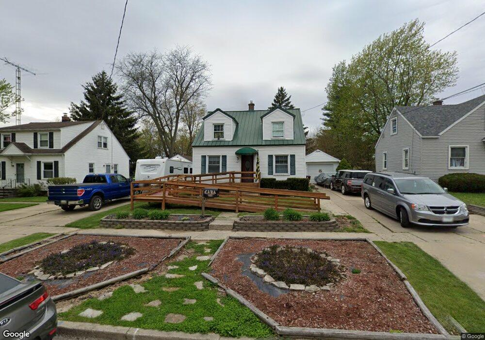 621 Helme Ave, Adrian, MI 49221 - photo 1