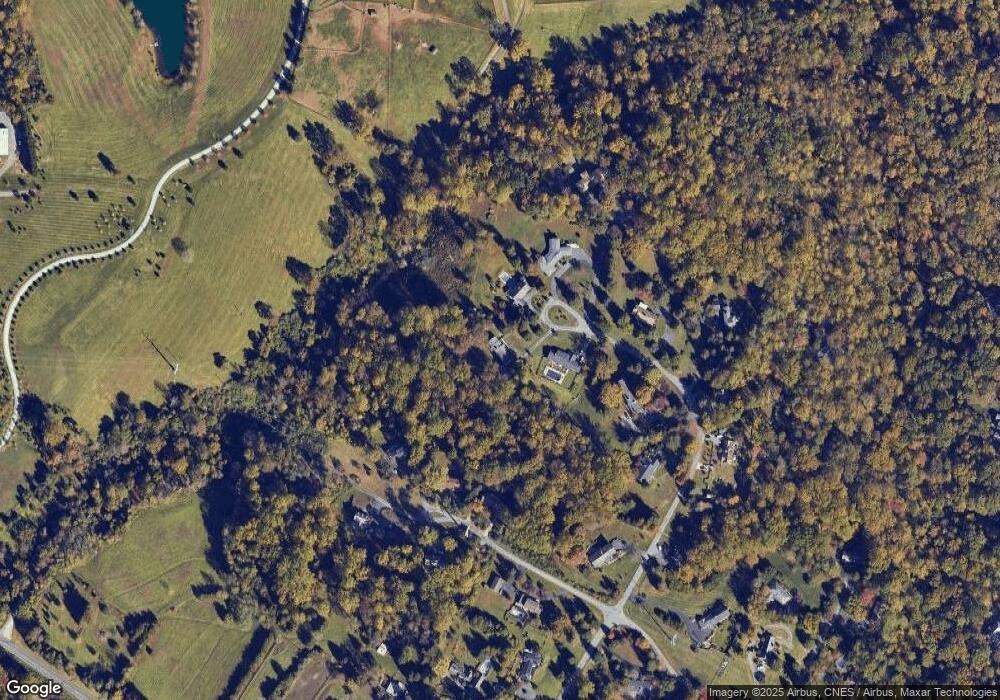 221 Montvue Dr, Charlottesville, VA 22901 - photo 1