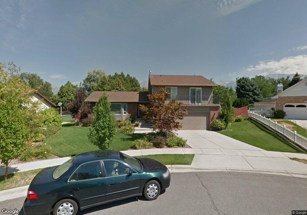 8671 Pebble Hills Dr, Sandy, UT 84094 - photo 1