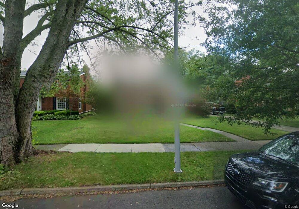 637 Lakepointe St, Grosse Pointe Park, MI 48230 - photo 1