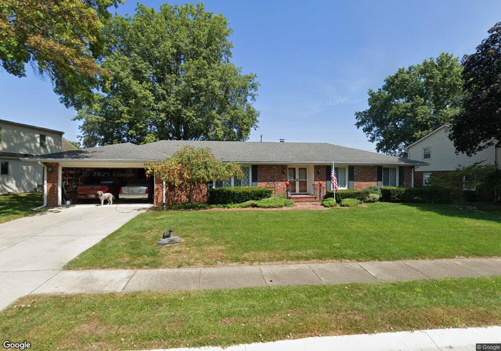 4540 Woodcrest Dr, Columbus, IN 47203 - photo 1