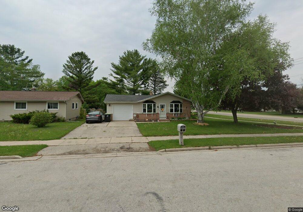 821 Memorial Dr, Kewaskum, WI 53040 - photo 1