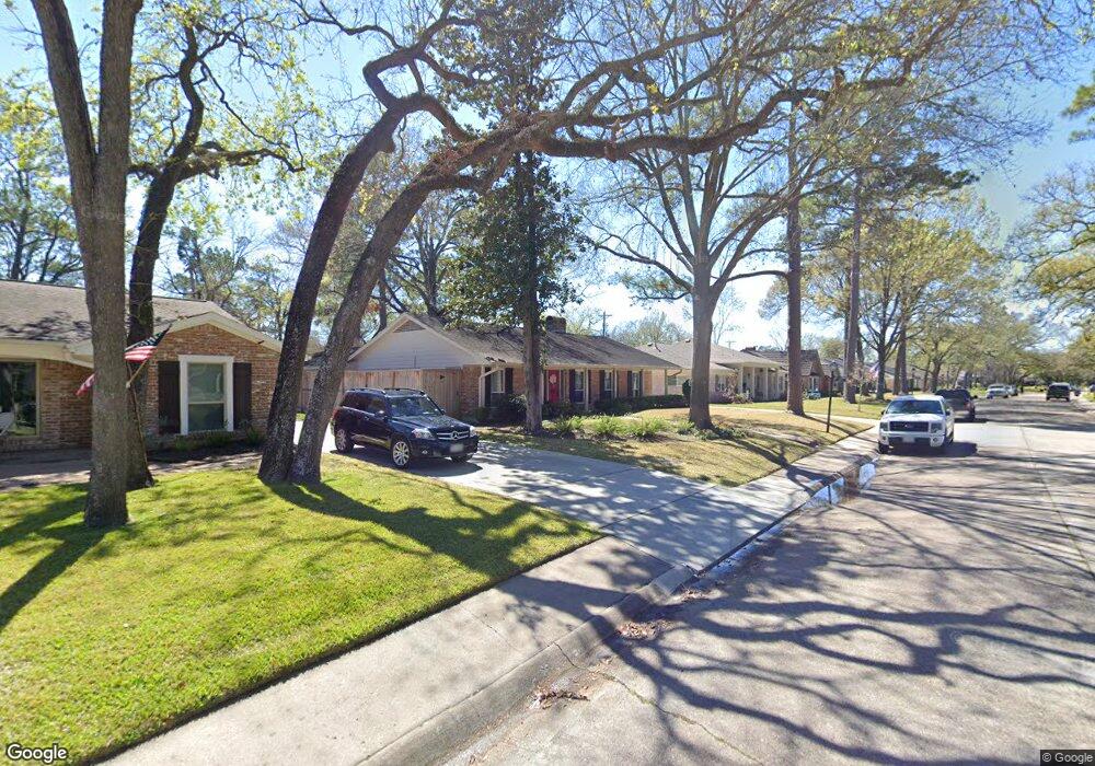 10215 Candlewood Dr, Houston, TX 77042 - photo 1