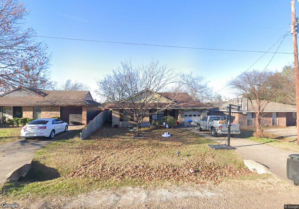 904 E Crockett St, Ennis, TX 75119 - photo 1