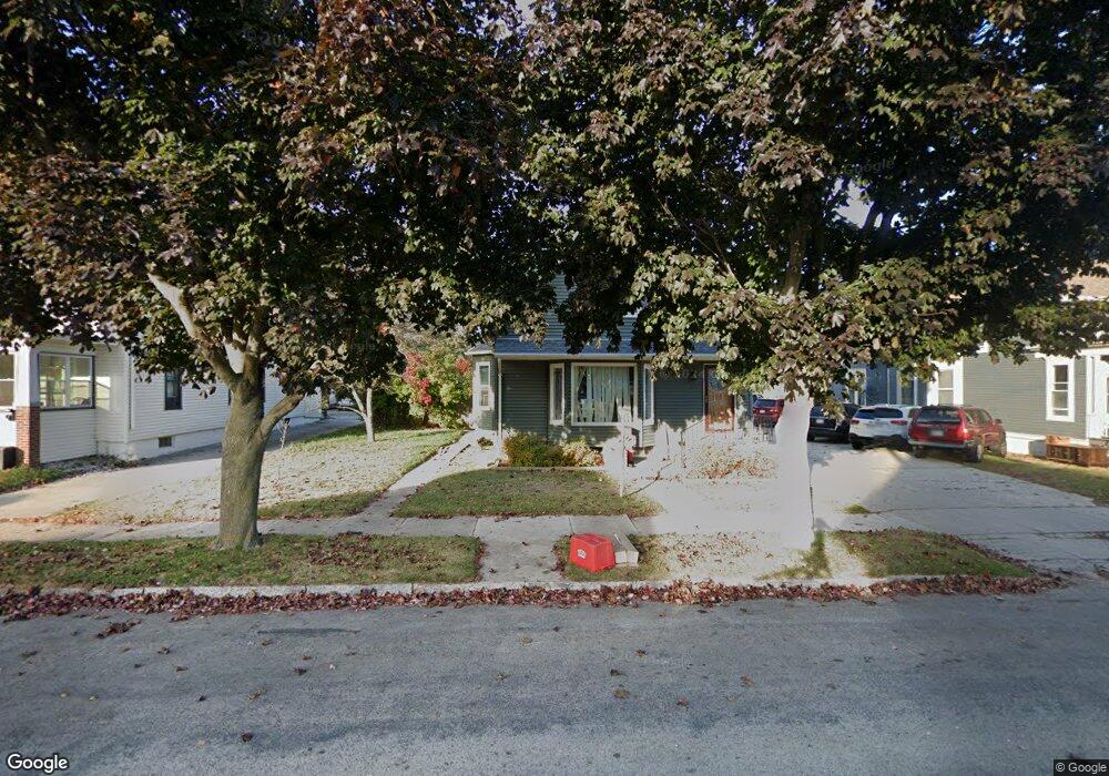 726 N 10th St, Manitowoc, WI 54220 - photo 1