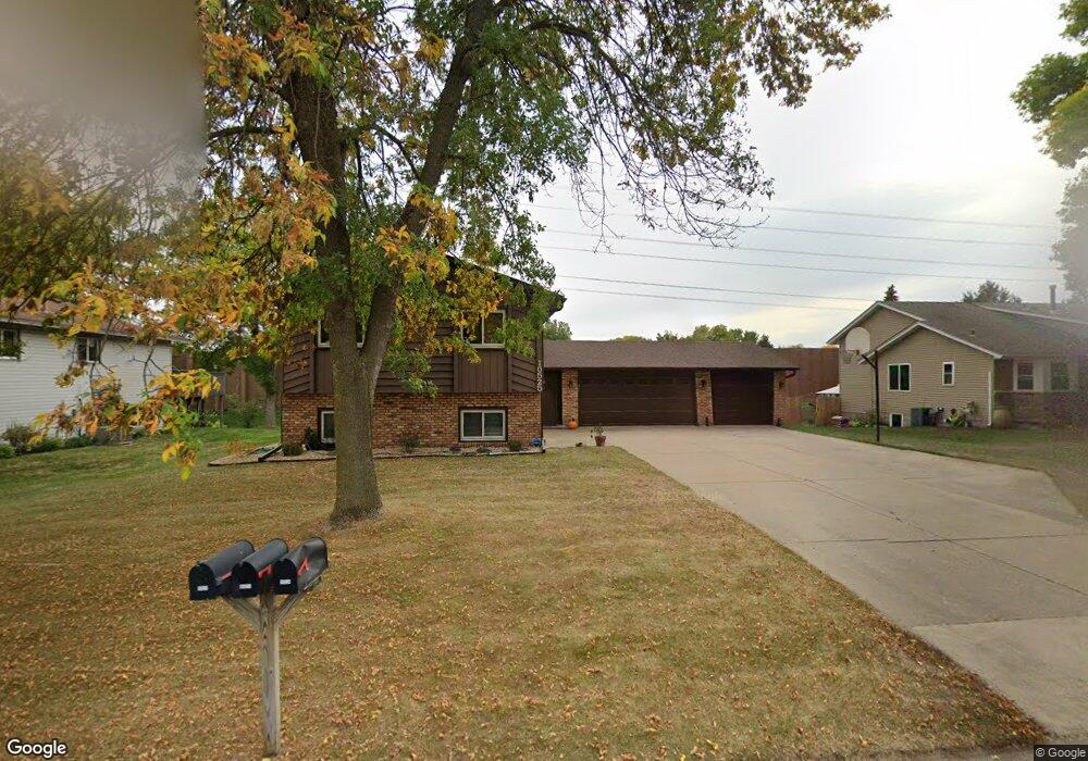 10525 Maple Valley Dr, Maple Grove, MN 55369 - photo 1