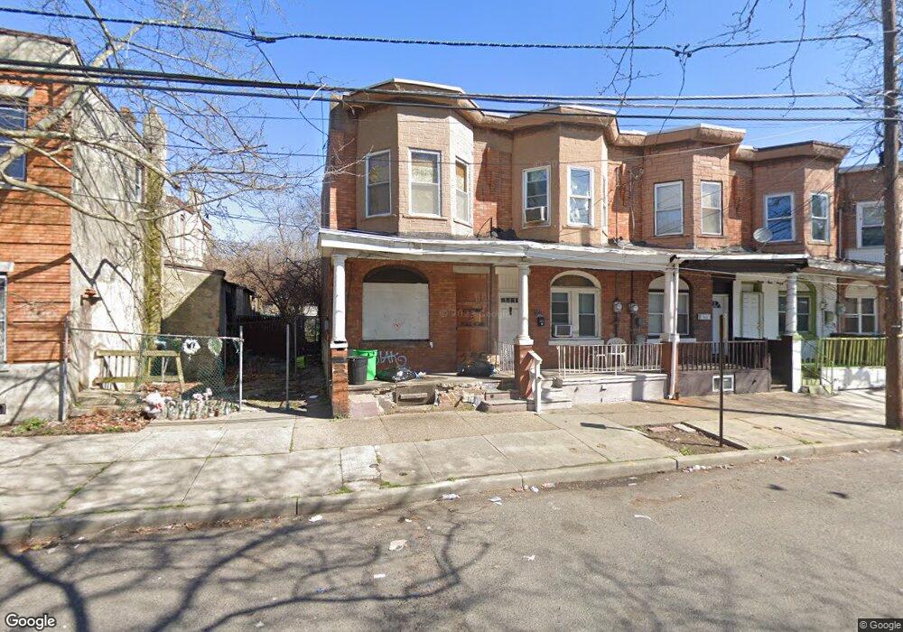 561 Viola St, Camden, NJ 08104 - photo 1