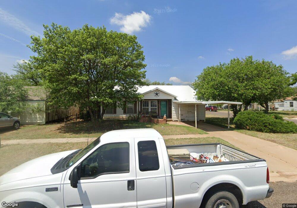 313 Irene St, Plainview, TX 79072 - photo 1