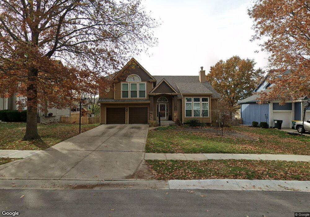 5318 Roundtree St, Shawnee, KS 66226 - photo 1