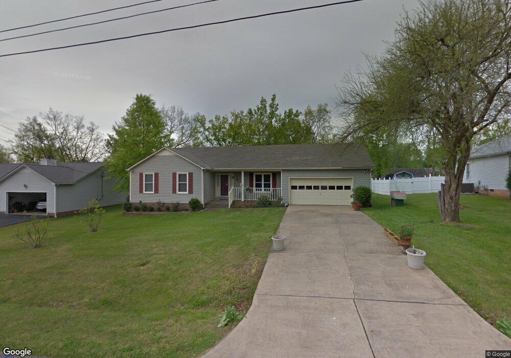 2017 Windsor Dr, Columbia, TN 38401 - photo 1