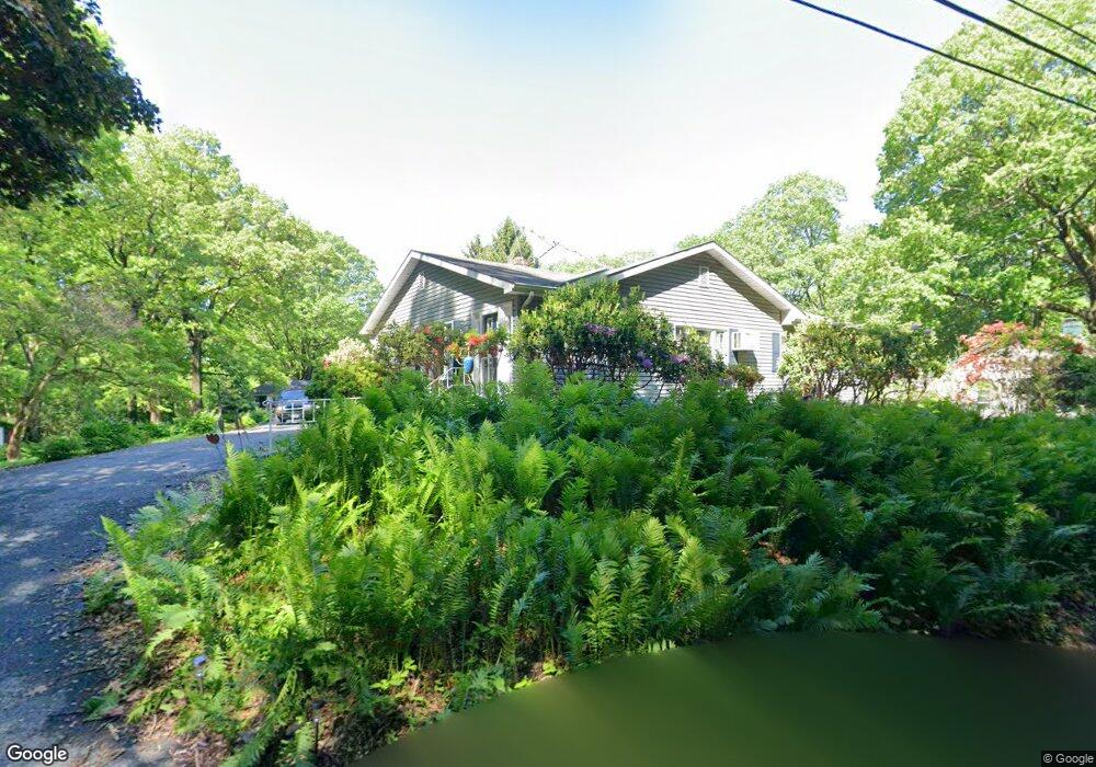 554 Oak Hill Rd, Emmaus, PA 18049 - photo 1