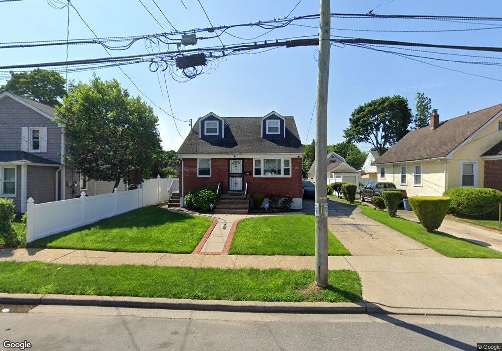 58 E Pennywood Ave, Roosevelt, NY 11575 - photo 1