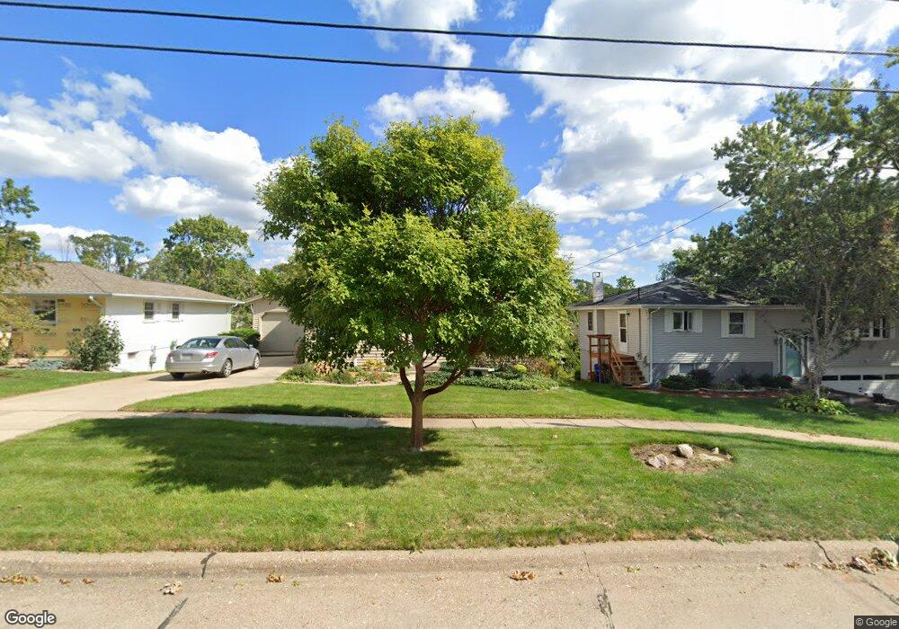 1717 20th St NW, Cedar Rapids, IA 52405 - photo 1