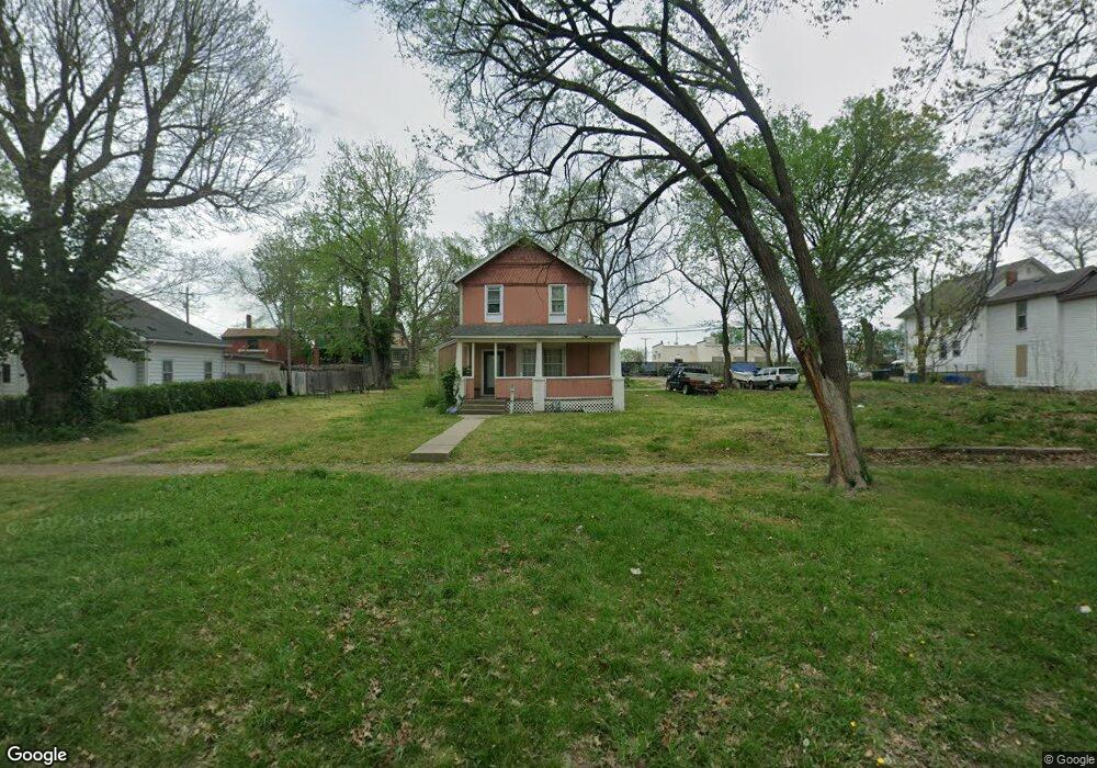 320 SW Tyler St, Topeka, KS 66603 - photo 1
