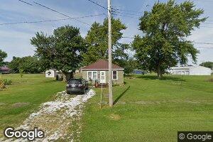 211 S Elm St, Bowen, IL 62316