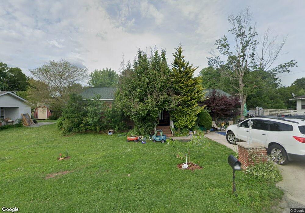 1512 Rogers Cir, Manchester, TN 37355 - photo 1