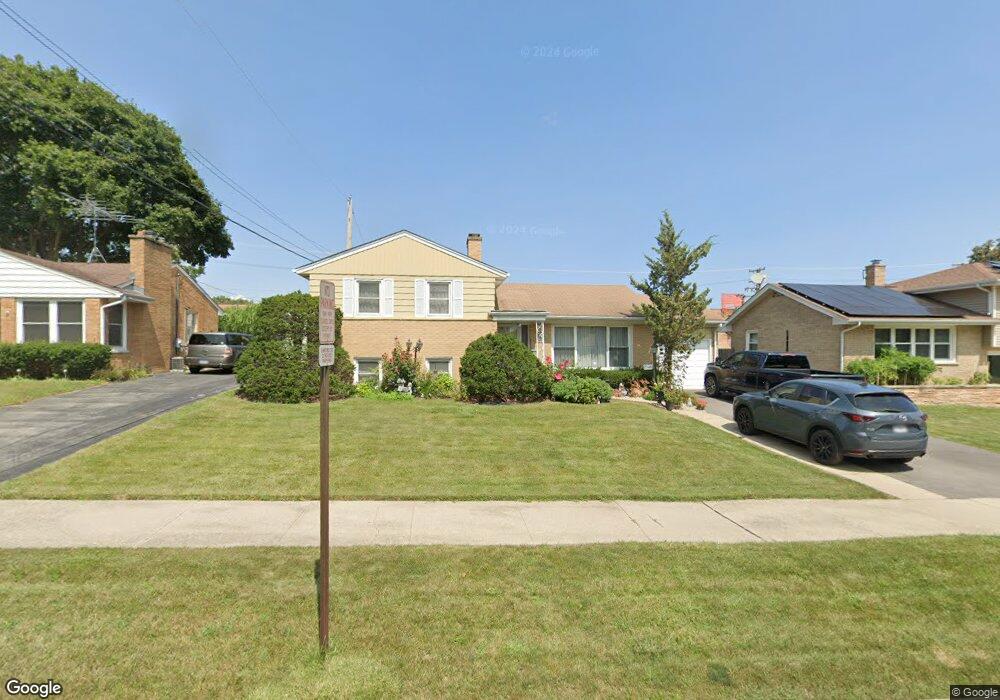 2340 University Ave, Waukegan, IL 60085 - photo 1