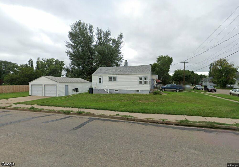 607 3rd Ave SE, Mandan, ND 58554 - photo 1