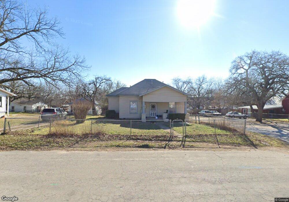 114 Soward Ave, Weatherford, TX 76086 - photo 1