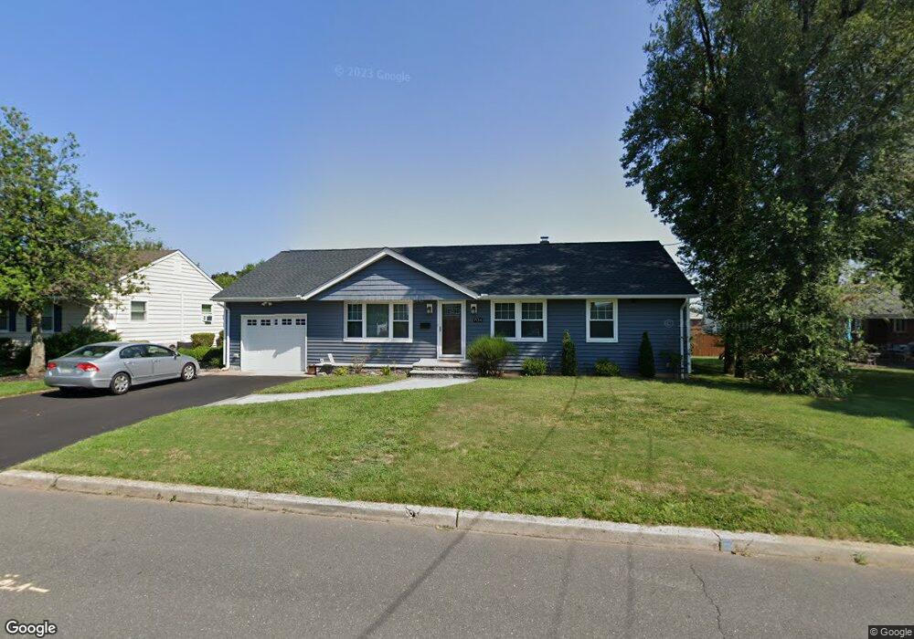 704 Rhine Blvd, Raritan, NJ 08869 - photo 1