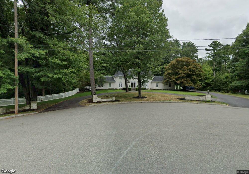 286 Mayflower Cir, Hanover, MA 02339 - photo 1