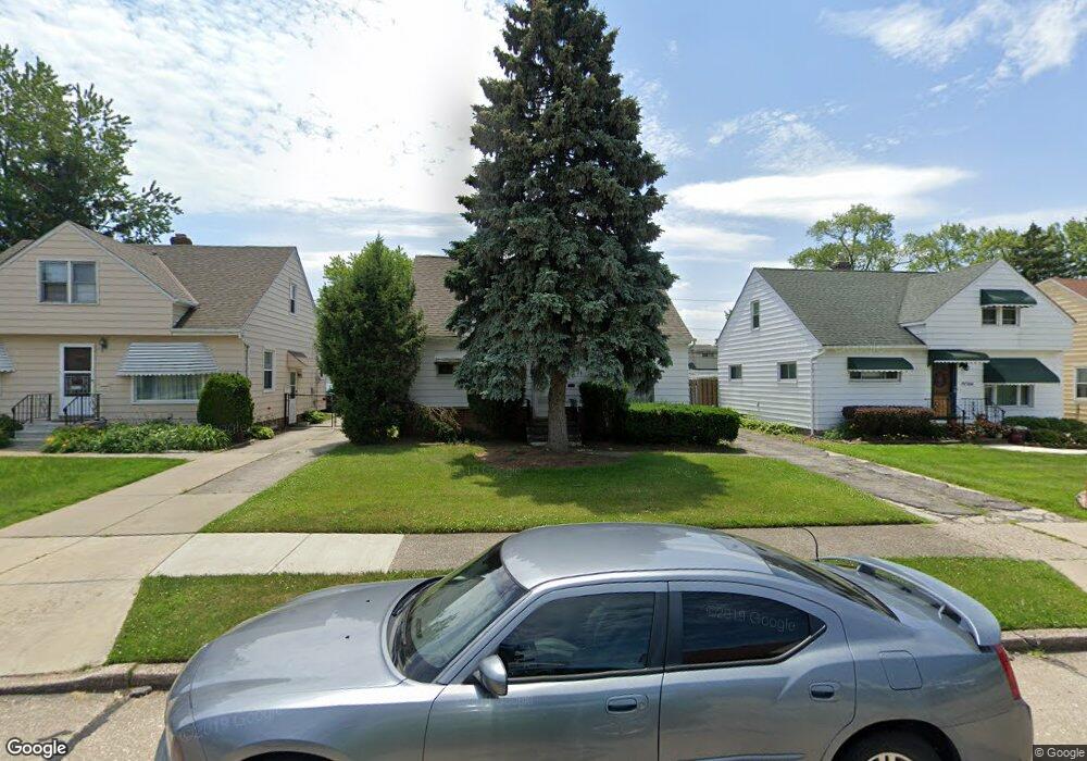 19308 Longview Ave, Maple Heights, OH 44137 - photo 1