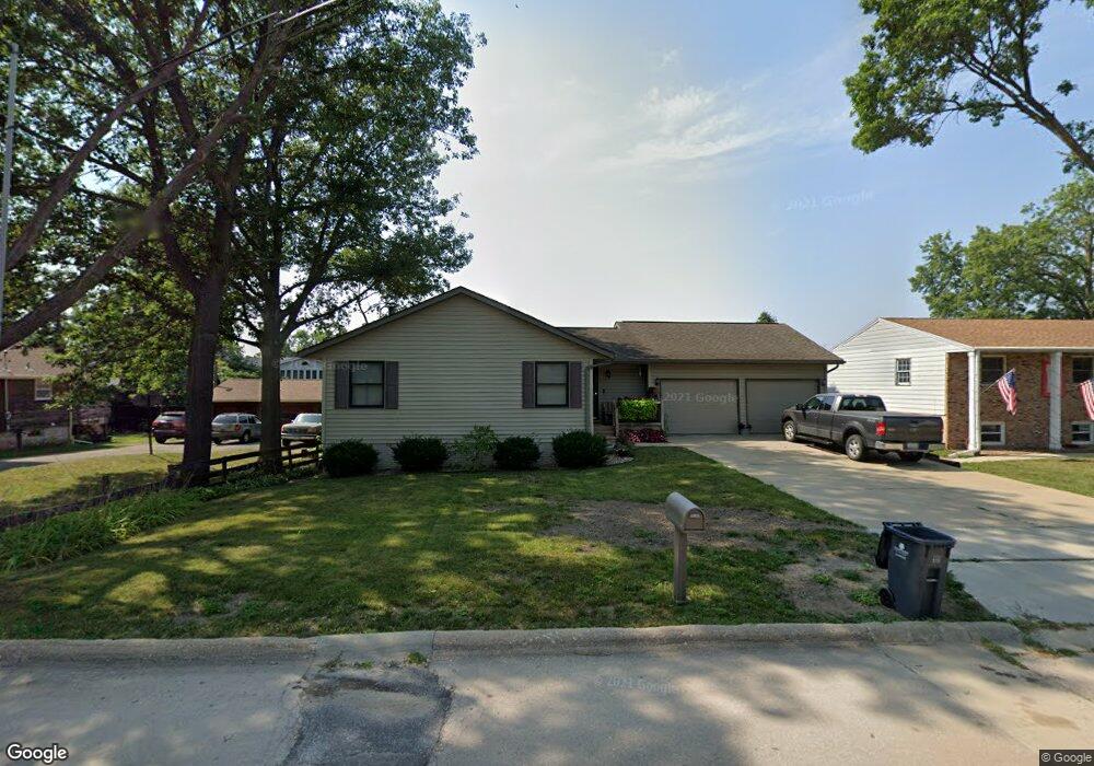 3015 Waveland Dr NW, Cedar Rapids, IA 52405 - photo 1