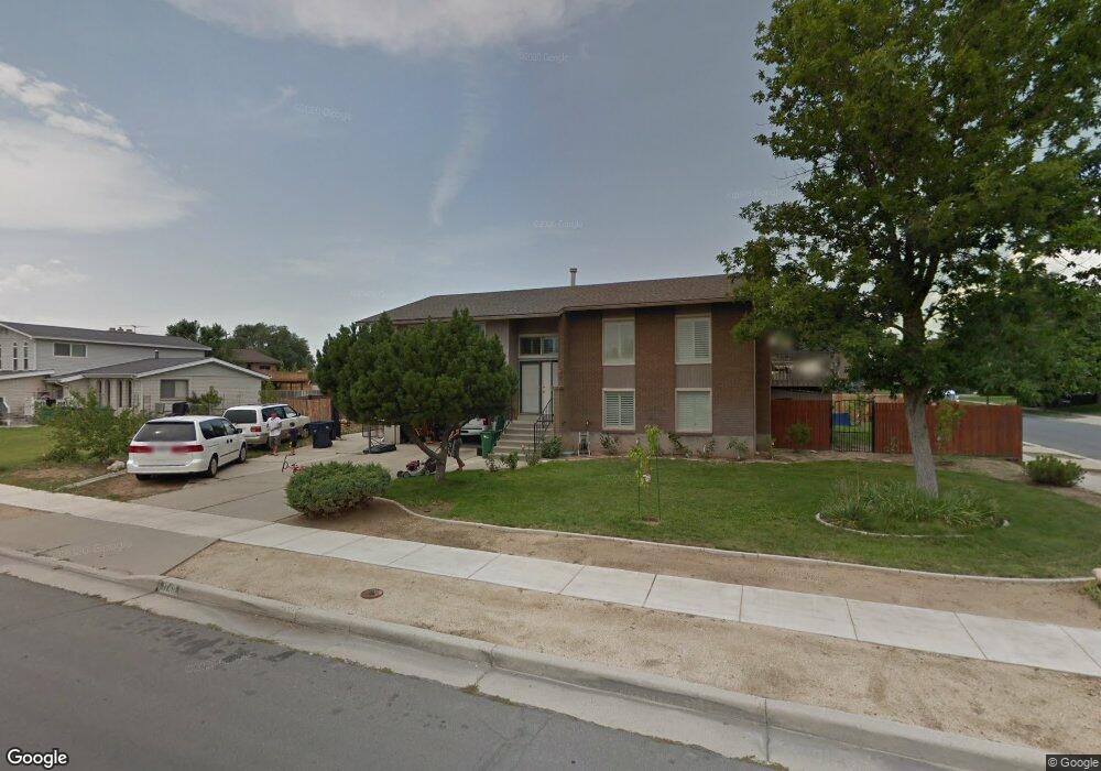 1749 Crescent View Dr, Sandy, UT 84092 - photo 1