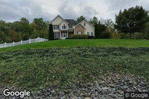 5 Whitman Dr, Dupont, PA 18641