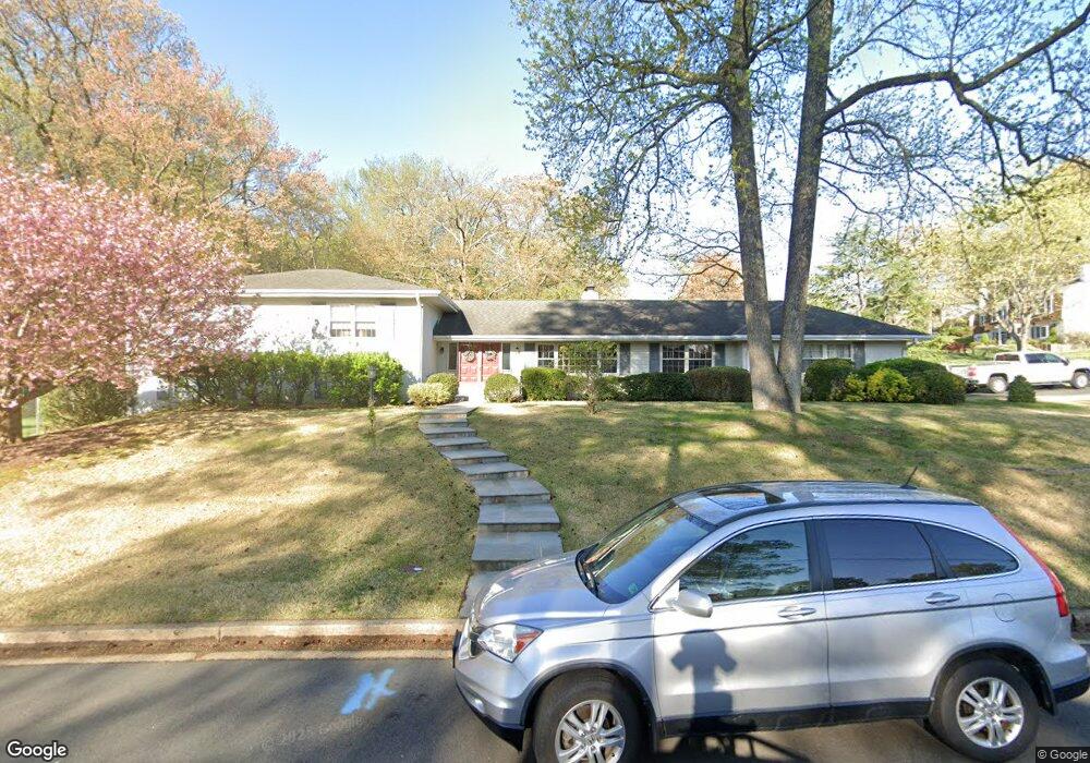 7416 Admiral Dr, Alexandria, VA 22307 - photo 1